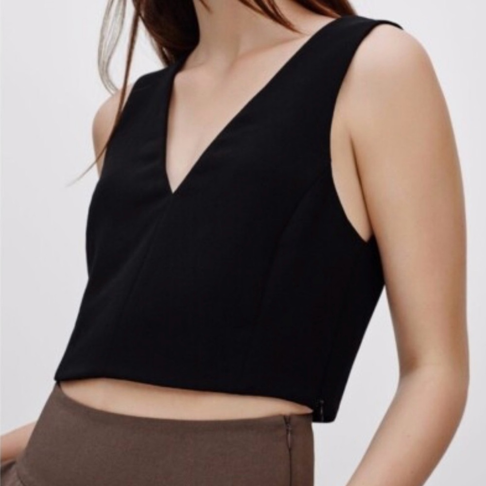 Aritzia Wilfred Black Cotton V-Neck Tank Top Size 4 Cropped Side‎ Zipper